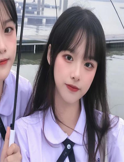 当代的影视评论深刻反思的：《致姗姗来迟的你》的艺术价值与娱乐性平衡